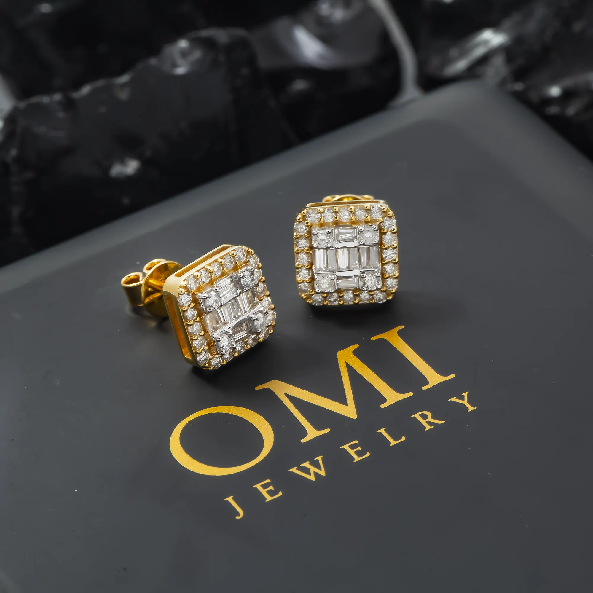 10K GOLD BAGUETTE AND ROUND DIAMOND CLUSTER SQUARE SHAPE EARRINGS 0.97 CTW