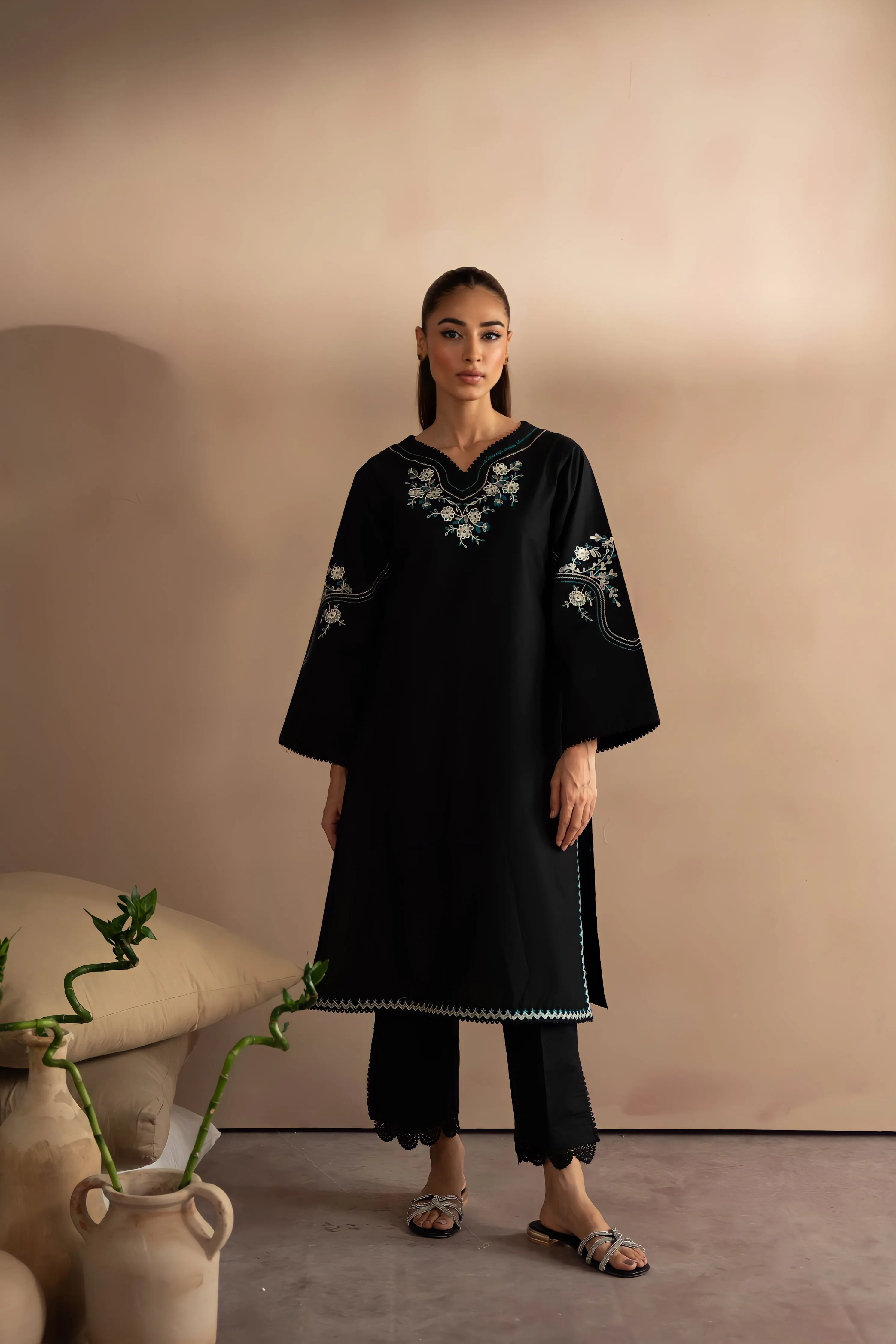 Black Embroidered 2Pcs (Npa2-24303)