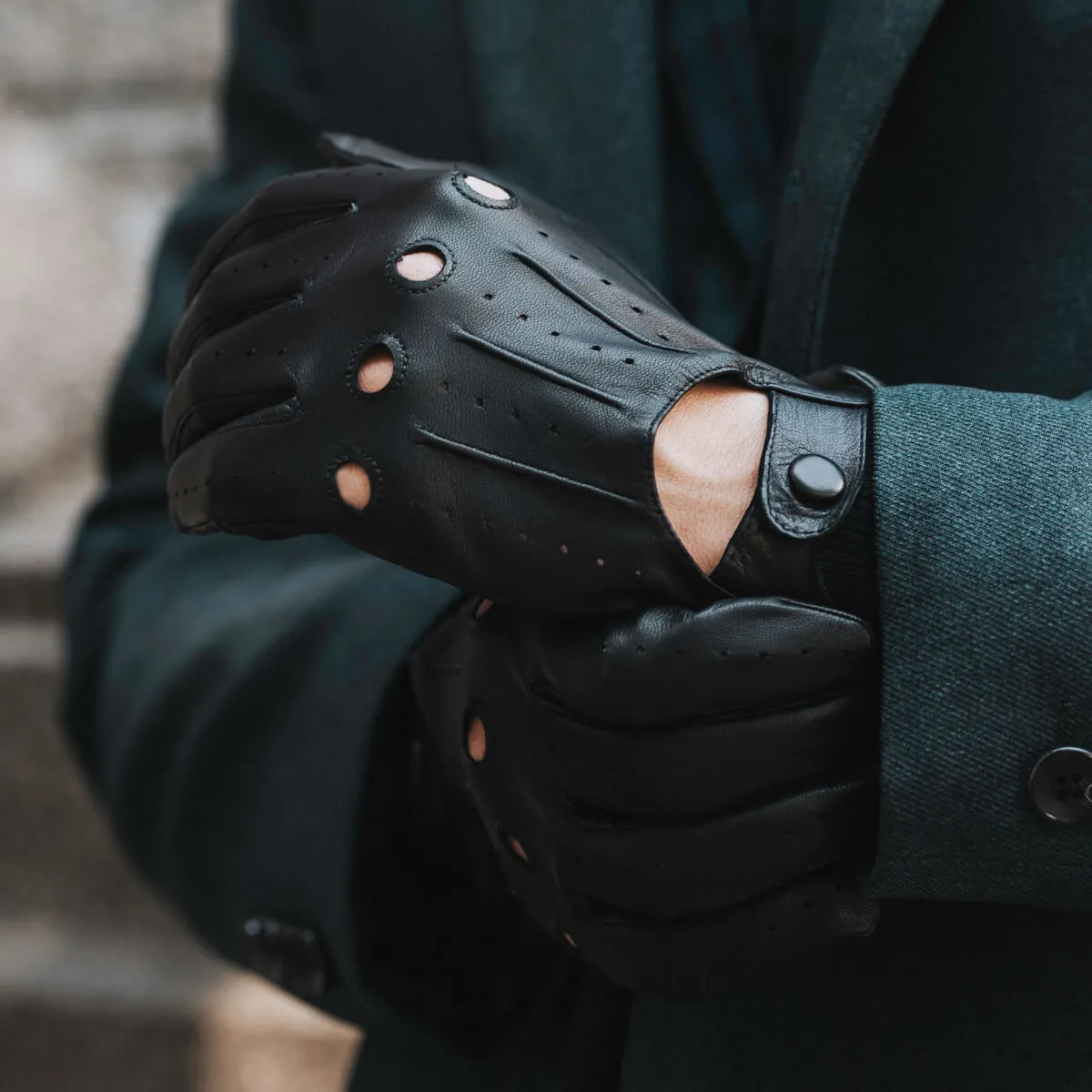 Enzo (black) - Italian lambskin leather driving gloves