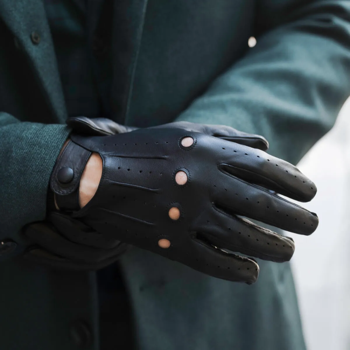 Enzo (black) - Italian lambskin leather driving gloves