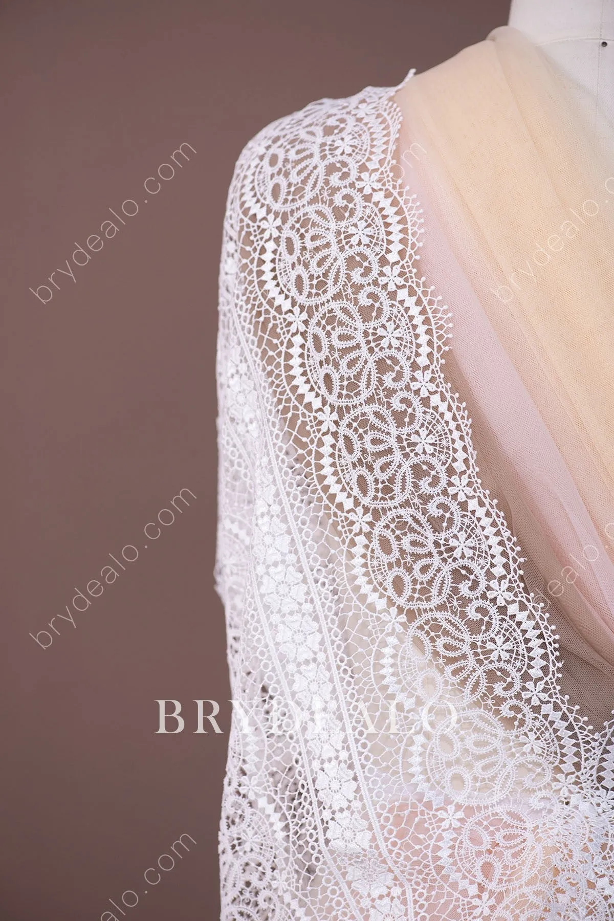 Geometric Full Patterns Scalloped Bridal Lace Fabric Online