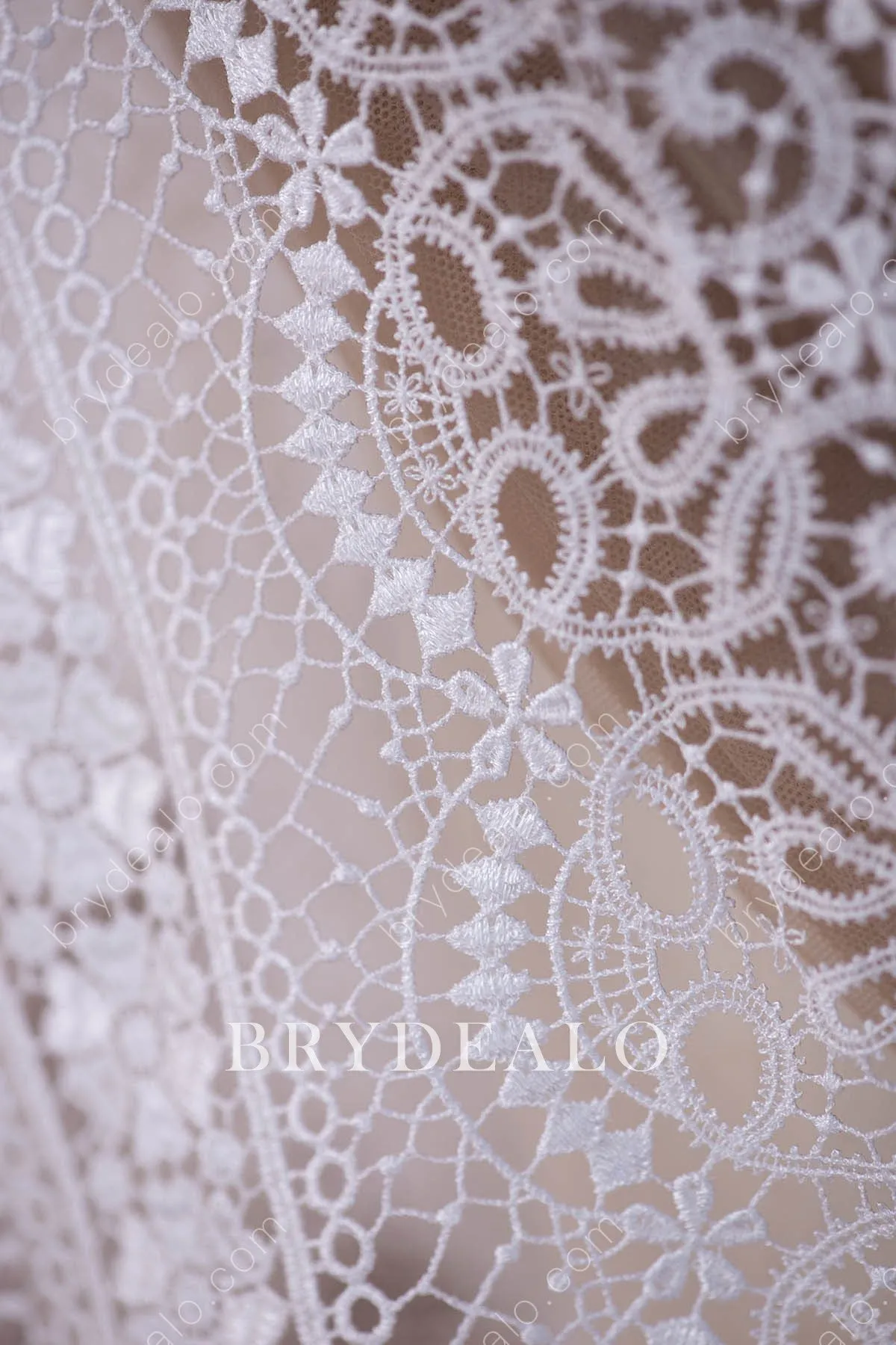 Geometric Full Patterns Scalloped Bridal Lace Fabric Online