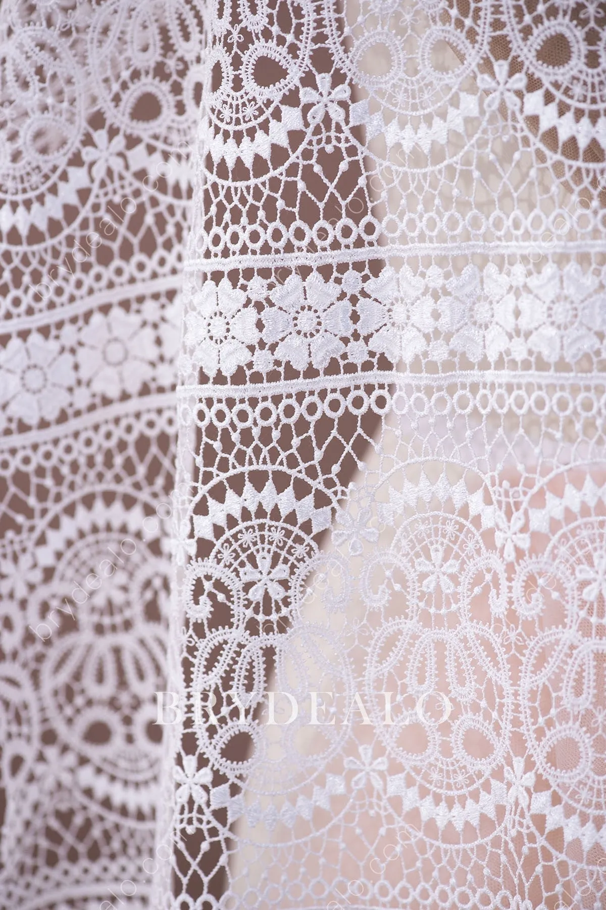 Geometric Full Patterns Scalloped Bridal Lace Fabric Online