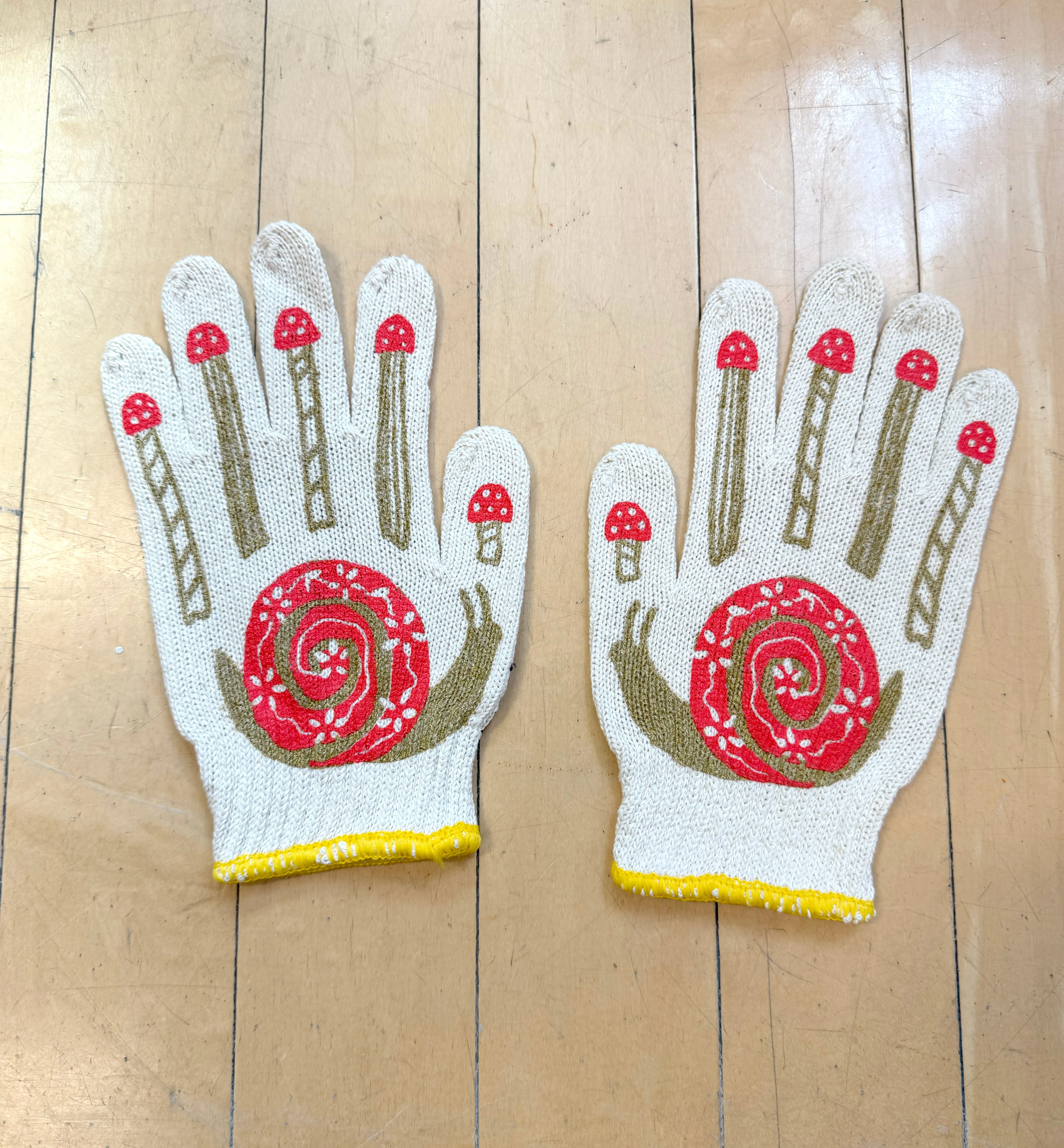 Snail Gardening Gloves