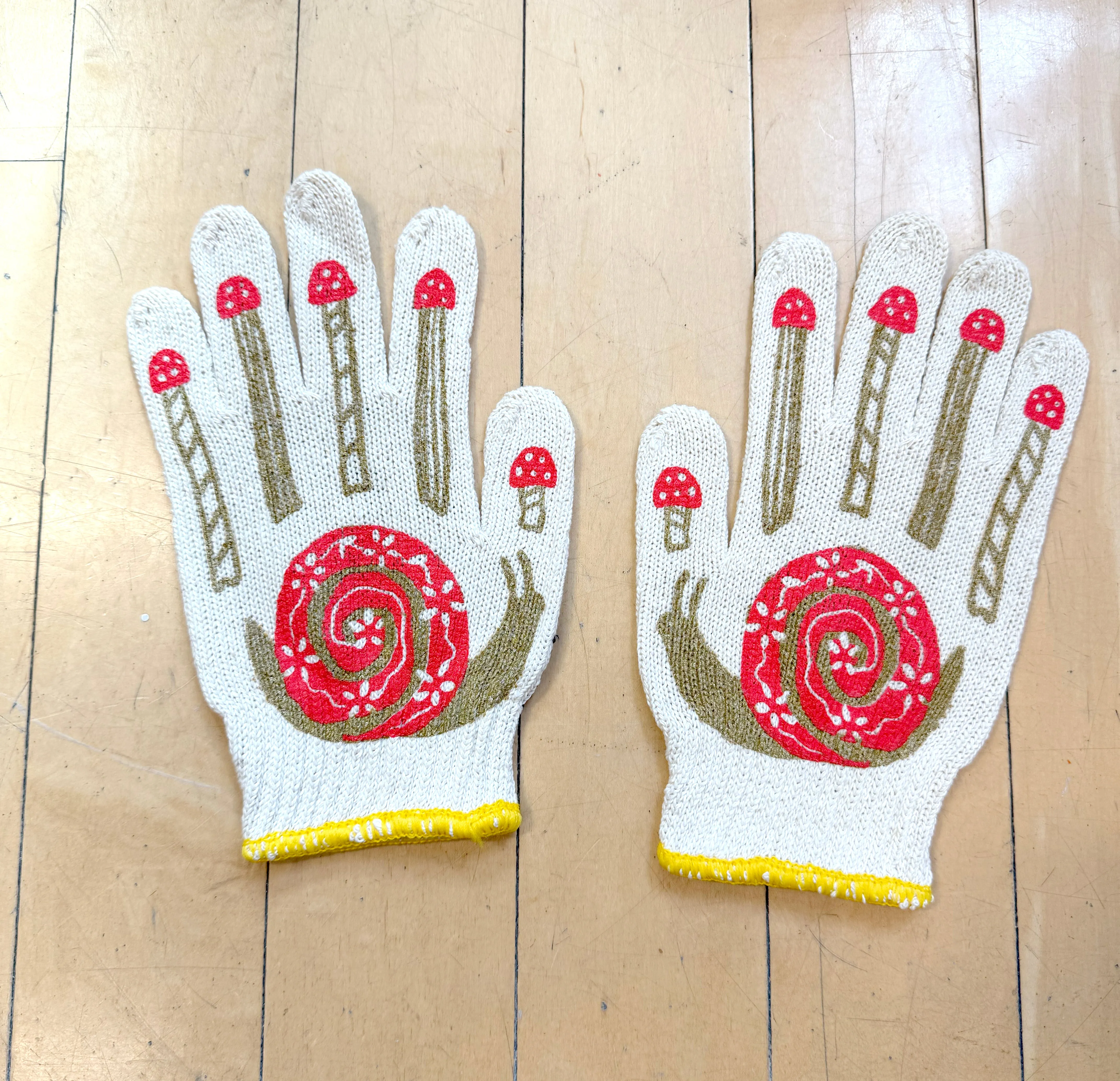 Snail Gardening Gloves