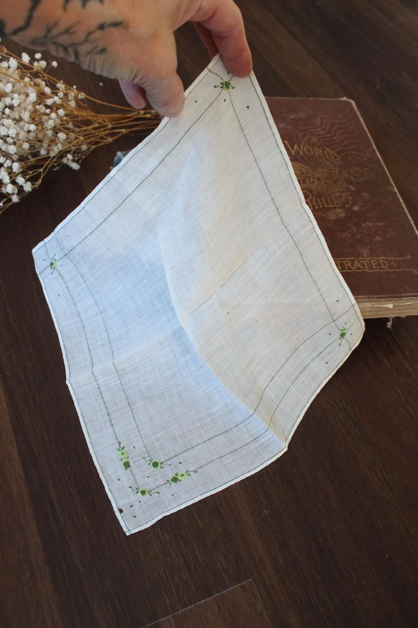 Vintage Green Linen Hankie with Tiny Flowers