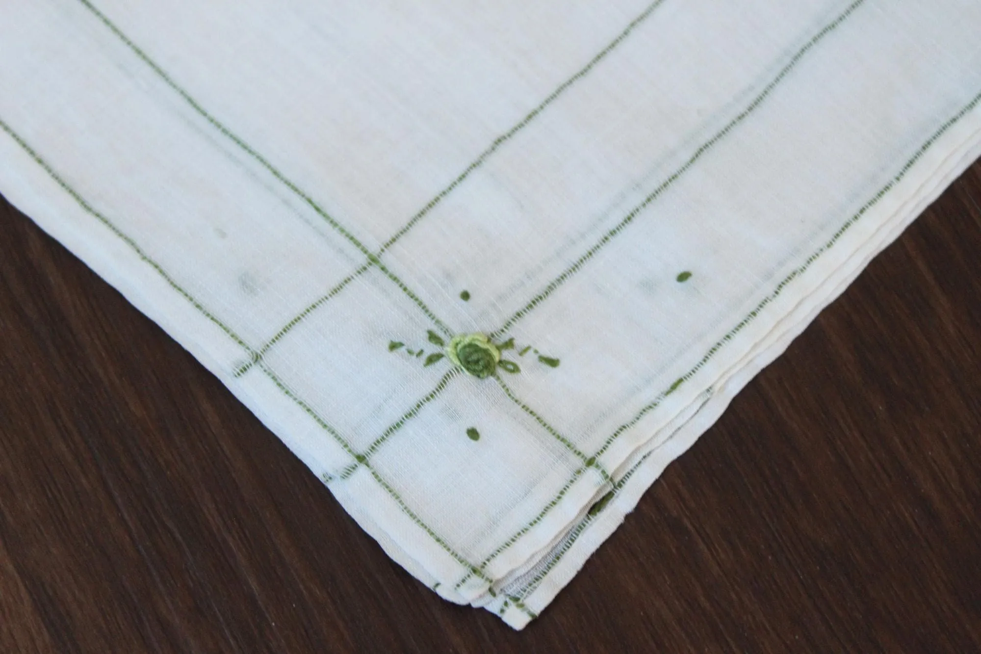 Vintage Green Linen Hankie with Tiny Flowers