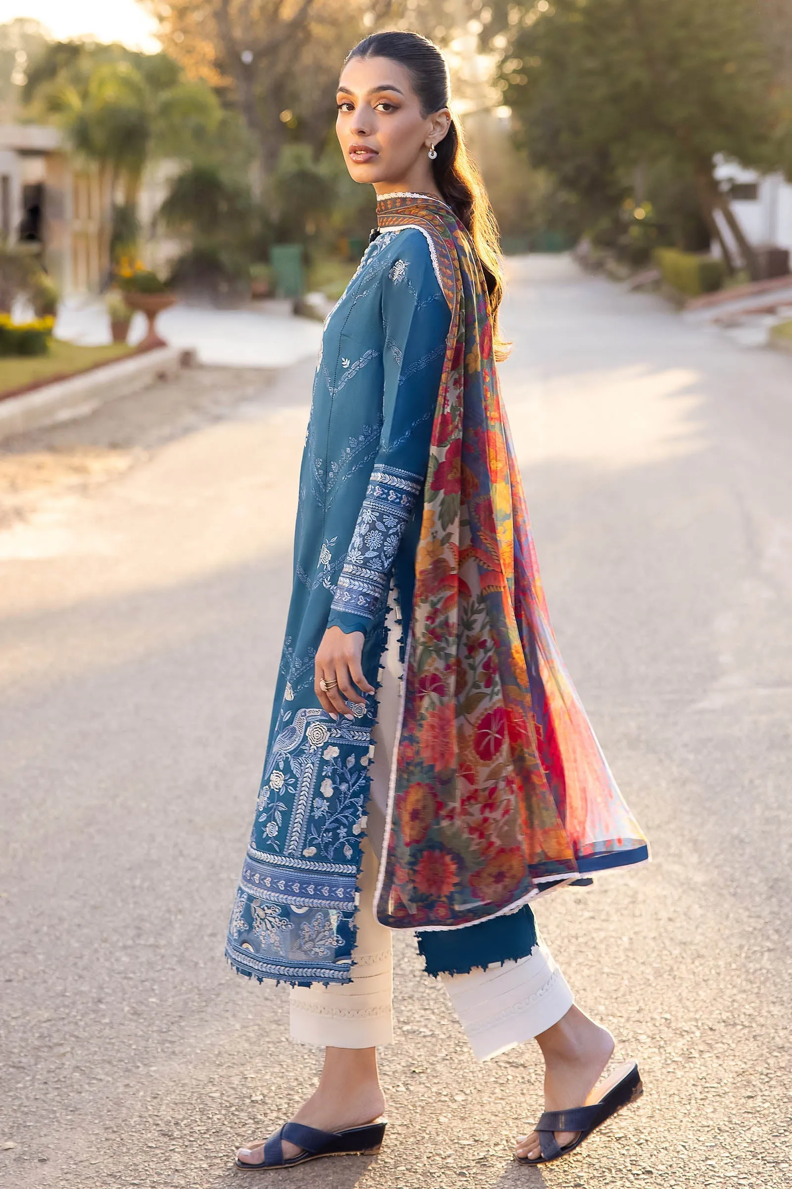 Zaha Luxury Lawn Collection 2024 – EIRA (ZL24-05 B)